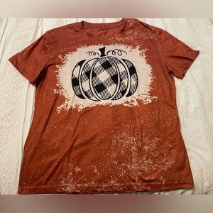 Like New! Rust Pumpkin Graphic Women's Short Sleeve Tee